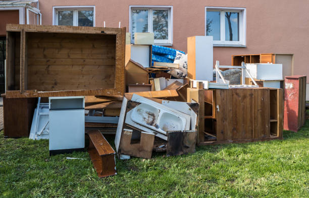 Best Yard Waste Removal  in Frankfort, MI
